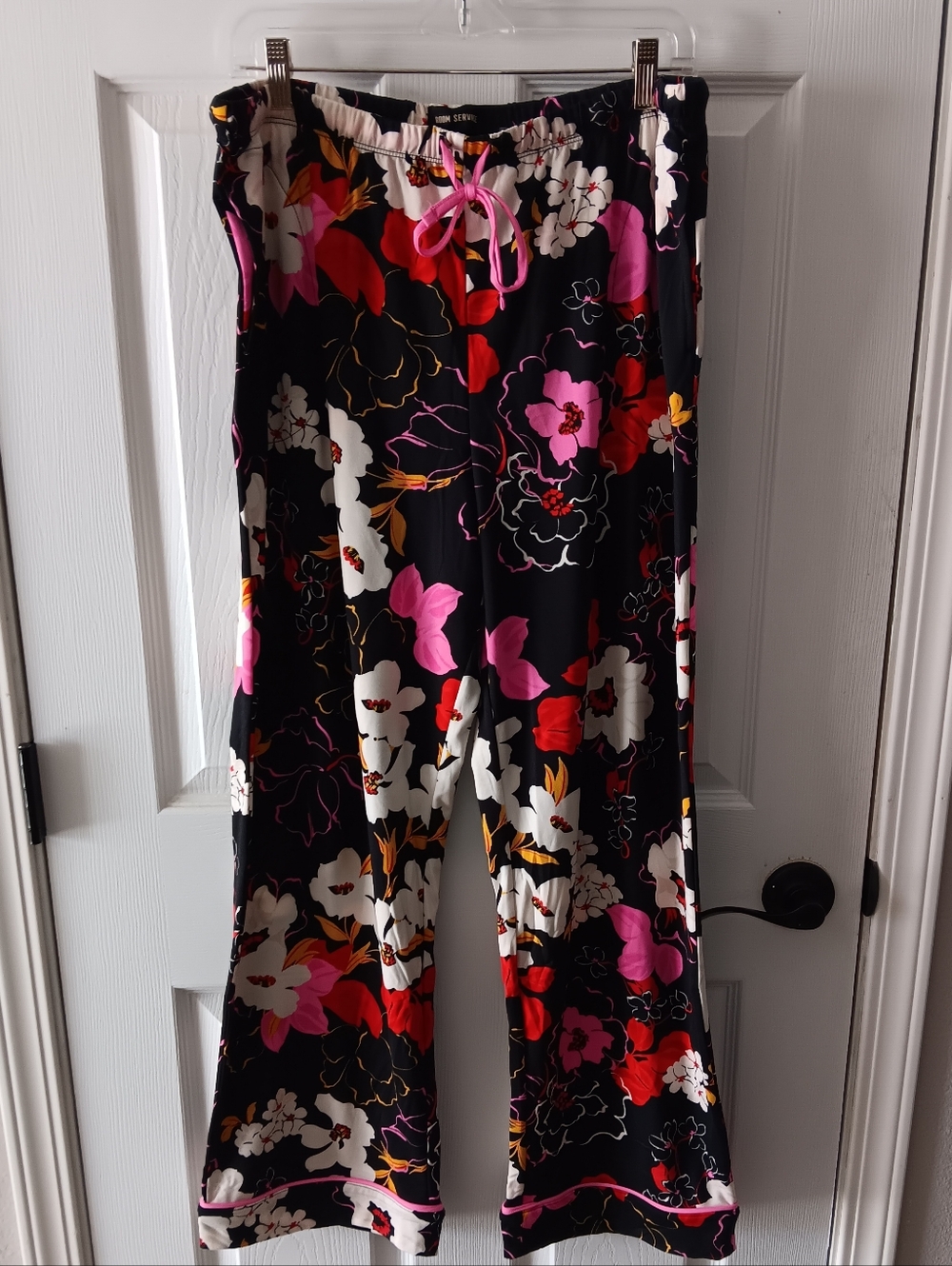 Room Service Women's Two Piece Floral Pajama Set NWT - Picture 6 of 9